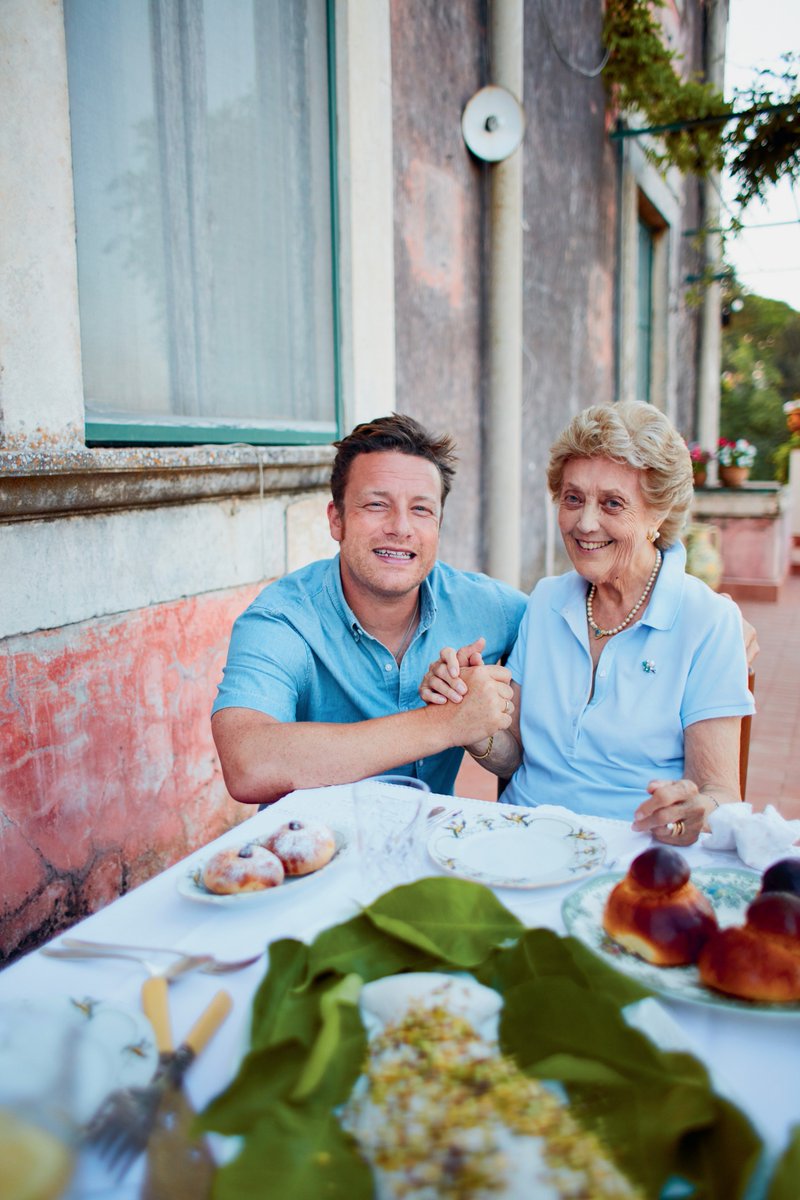 To unlock the island’s delicious puds, here’s Nonna Maria - #Sicily’s very own Mary Berry! #JamieCooksItaly https://t.co/gsxVxNr1bC