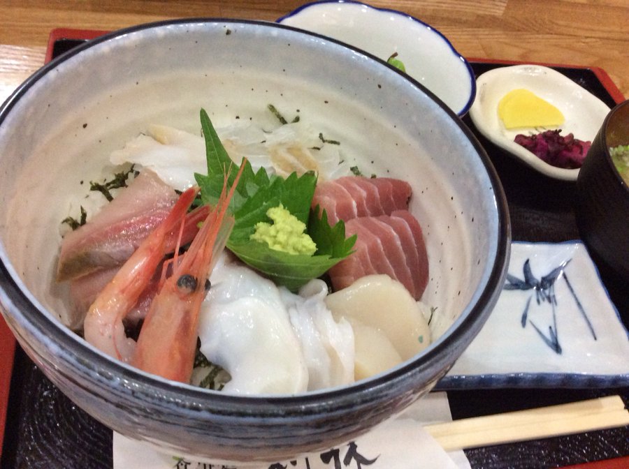 宝石の国展コラボうらやましい‼利休丼を宝石の国丼てことにしてコラボ出来ないかな~😁シソがジェードでわさびがフォスでご飯が 宝石の国展コラボうらやましい‼利休丼を宝石の国丼てことにしてコラボ出来ないかな~😁シソがジェードでわさびがフォスでご飯が