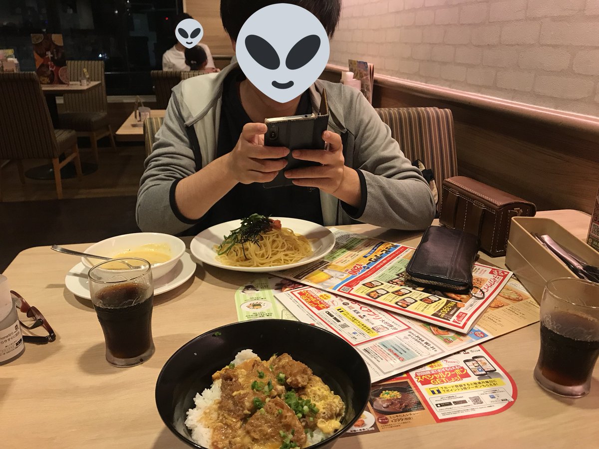 みりたりい話などをした。 みりたりい話などをした。