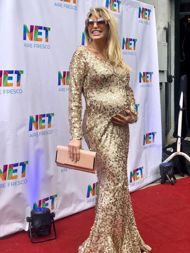 Felicitaciones @CanalNetAr , que sea con muchos éxitos!!!!! #LanzamientoNuevoCanalNet #Argentina  #RedCarpet ???????????????????? https://t.co/lU0fETvFcu