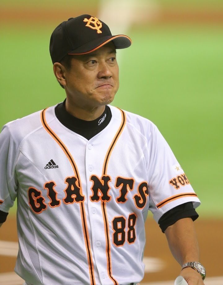 99年にコーチで巨人復帰。02年監督就任し、日本一。03年退任も06年に復帰。15年まで指揮を執り、2度のリーグ3連覇。 99年にコーチで巨人復帰。02年監督就任し、日本一。03年退任も06年に復帰。15年まで指揮を執り、2度のリーグ3連覇。