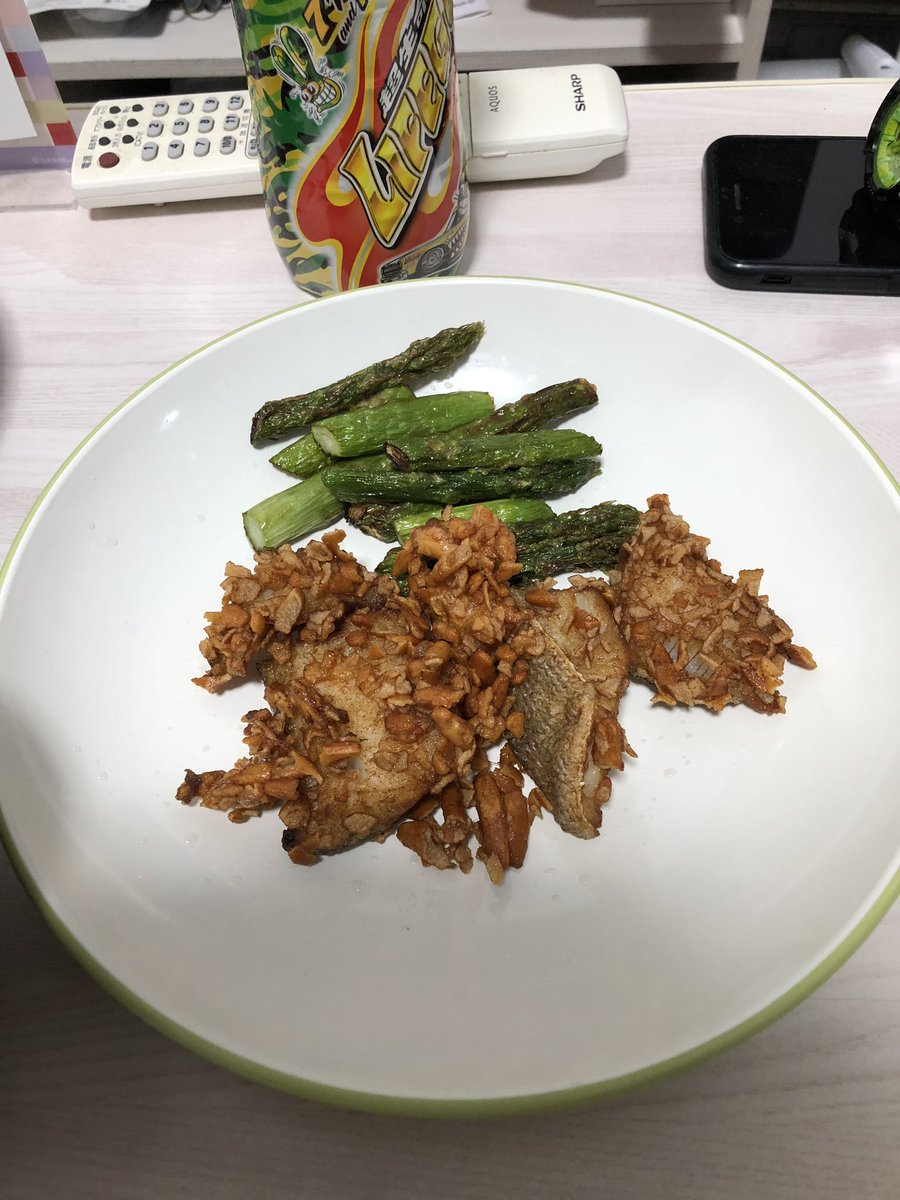 食戟のソーマ再現メニューその1!岩魚のお柿揚げを再現してみました!岩魚が近くのスーパーになかったからタラで代用!揚げ衣は 食戟のソーマ再現メニューその1!岩魚のお柿揚げを再現してみました!岩魚が近くのスーパーになかったからタラで代用!揚げ衣は