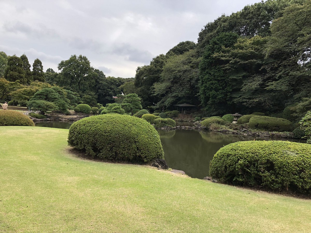 言の葉の庭を見てからずっと来たいけど来れなかった新宿御苑に着いたヽ(*゚д゚)ノ 言の葉の庭を見てからずっと来たいけど来れなかった新宿御苑に着いたヽ(*゚д゚)ノ