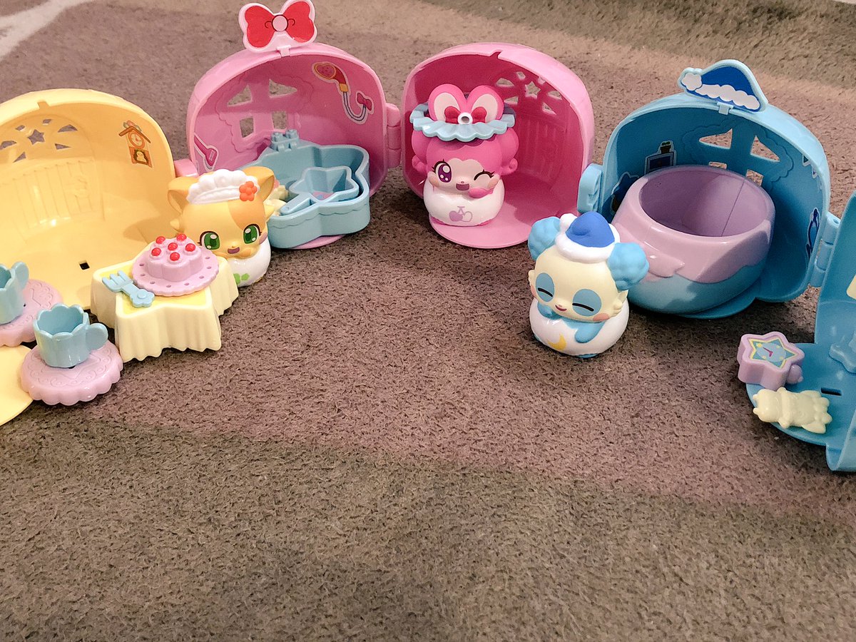 ここたまのガチャガチャ、コスパ良いじゃん(ドールハウスはクリスマス誰かが何とかしてくれるはず) ここたまのガチャガチャ、コスパ良いじゃん(ドールハウスはクリスマス誰かが何とかしてくれるはず)