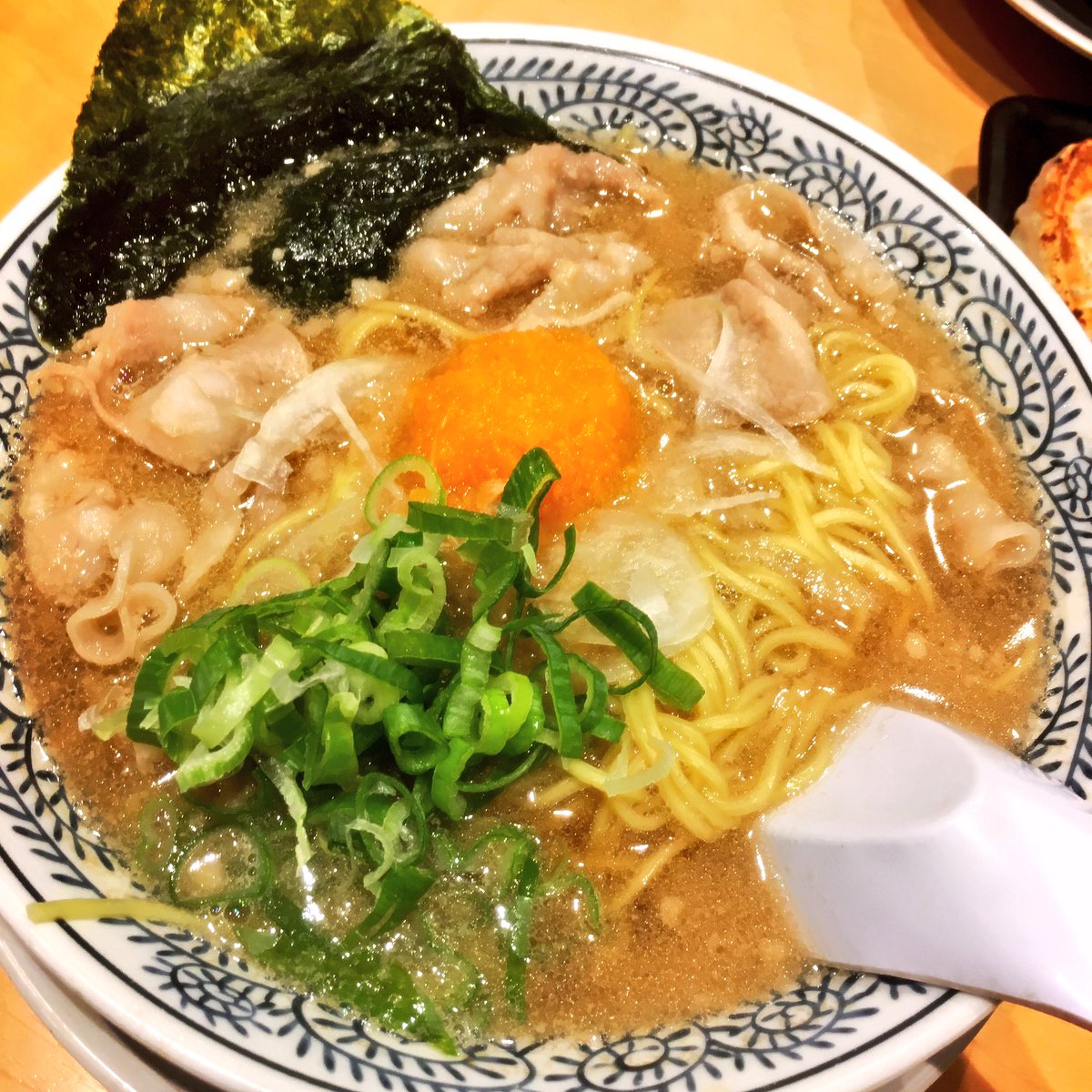 肉そばと醤油とんこつと餃子!🍜 肉そばと醤油とんこつと餃子!🍜
