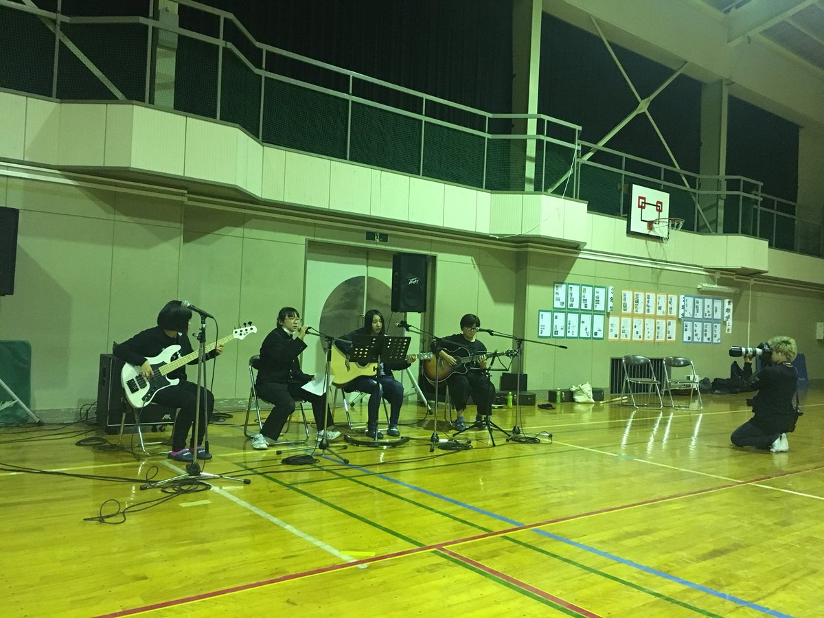 ORANGE RANGEのYOHさんと片平里菜ちゃんが中学校の文化祭前夜祭に出演してくれました。本当にいつもあたたかい2 ORANGE RANGEのYOHさんと片平里菜ちゃんが中学校の文化祭前夜祭に出演してくれました。本当にいつもあたたかい2