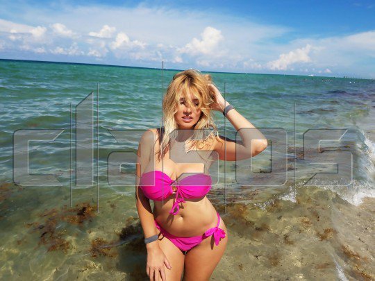 RT @clasos: Nadeea Volianova disfrutando de las playas de Miami https://t.co/4rmzUorctf https://t.co/lB9ZduUiAh