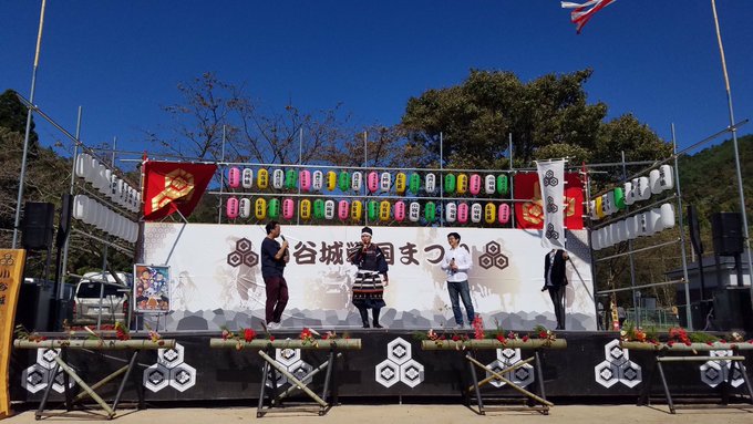 そんなわけで長浜の写真をいくつか!小谷城戦国まつりの「信長の忍び」ステージ。大河ドラマ「江〜姫たちの戦国〜」の放映記念の そんなわけで長浜の写真をいくつか!小谷城戦国まつりの「信長の忍び」ステージ。大河ドラマ「江〜姫たちの戦国〜」の放映記念の