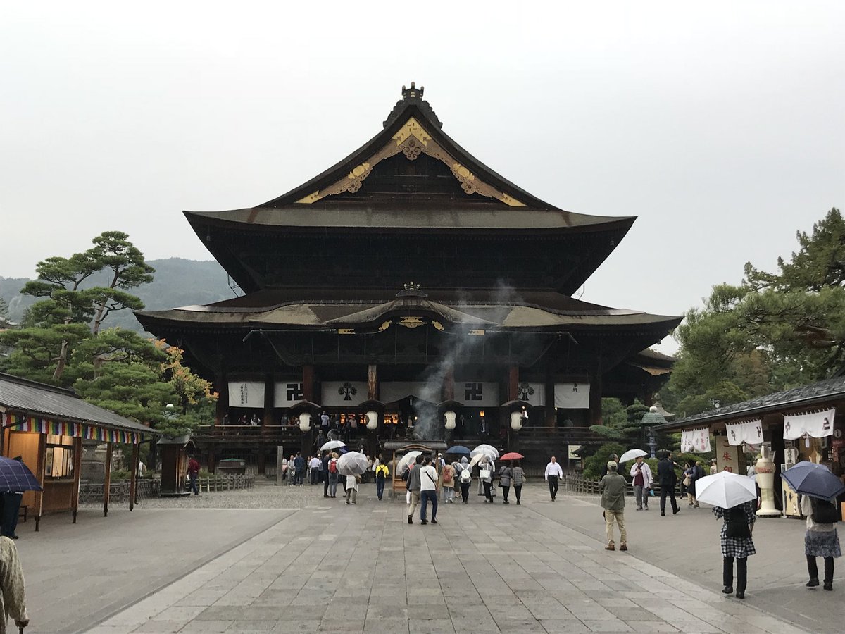 今日行った善光寺って長門有希ちゃんの消失の聖地だったのか… 今日行った善光寺って長門有希ちゃんの消失の聖地だったのか…