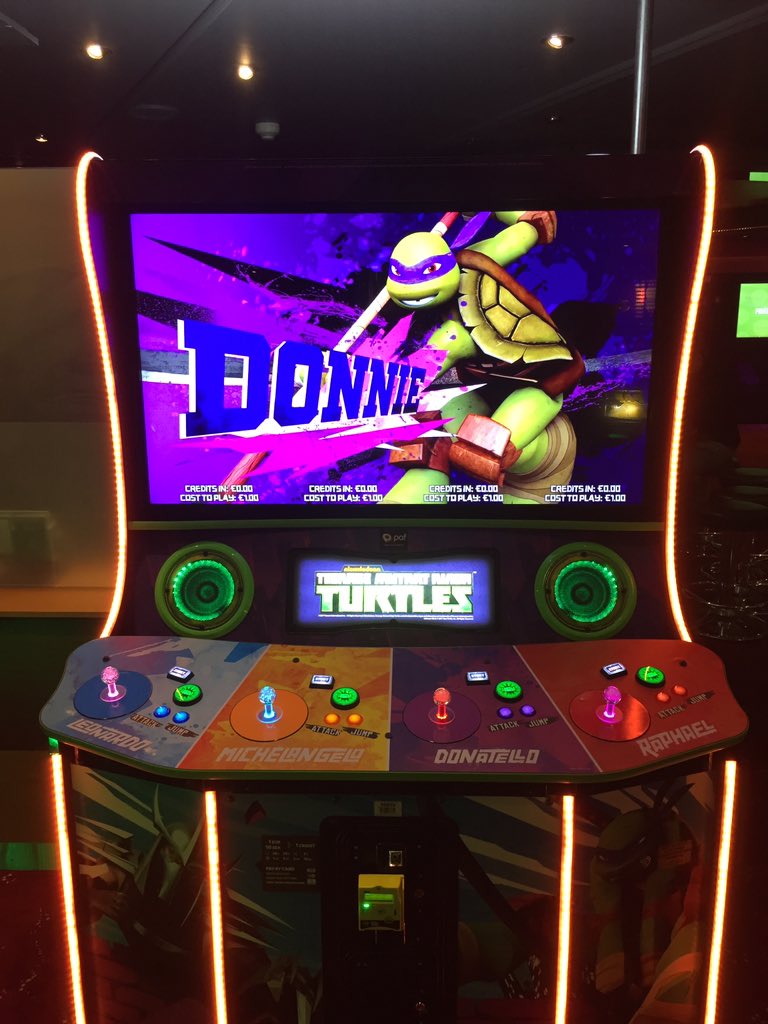 そして、ミュータントタートルズの格闘ゲームが置いてあるとは! そして、ミュータントタートルズの格闘ゲームが置いてあるとは!