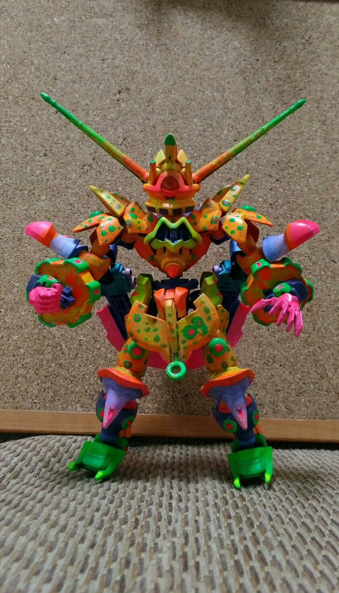 ダンボール戦機プラモデル、最近すごく遊んでます。ジャンク品、あまり部品をくっつけて、新LBXを作りました!胸のイフリート ダンボール戦機プラモデル、最近すごく遊んでます。ジャンク品、あまり部品をくっつけて、新LBXを作りました!胸のイフリート