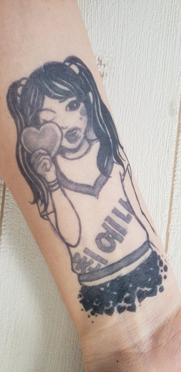 たまゆらさんに()イェナちゃんを描いてもらいました♥かわいい♥私の腕にイェナちゃんが…ハートがいっぱいでとても素敵です! たまゆらさんに()イェナちゃんを描いてもらいました♥かわいい♥私の腕にイェナちゃんが…ハートがいっぱいでとても素敵です!