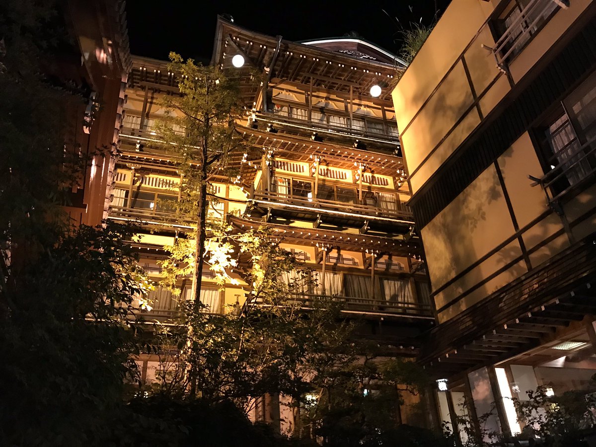 千と千尋の舞台にもなった長野県にある渋温泉金具屋という宿。雰囲気がめちゃくちゃいい!一人2万あれば泊まれる👍🏻 千と千尋の舞台にもなった長野県にある渋温泉金具屋という宿。雰囲気がめちゃくちゃいい!一人2万あれば泊まれる👍🏻