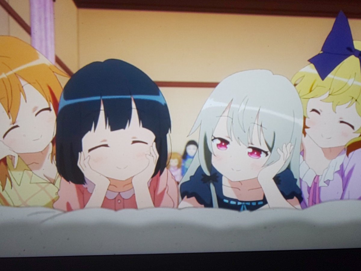 #となりの吸血鬼さん 吸血鬼のいる日常、2話も安定EDも良いな。d=(^o^) #となりの吸血鬼さん 吸血鬼のいる日常、2話も安定EDも良いな。d=(^o^)