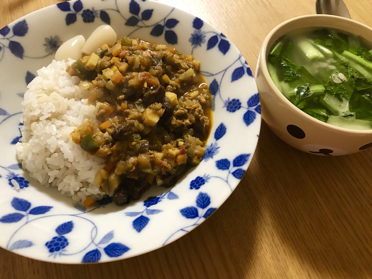 昨日作った甘々と稲妻カレーみじん切りがちょっと大変だけど、美味しいからよく作る水分少ないからお弁当にもできて便利(*´꒳ 昨日作った甘々と稲妻カレーみじん切りがちょっと大変だけど、美味しいからよく作る水分少ないからお弁当にもできて便利(*´꒳