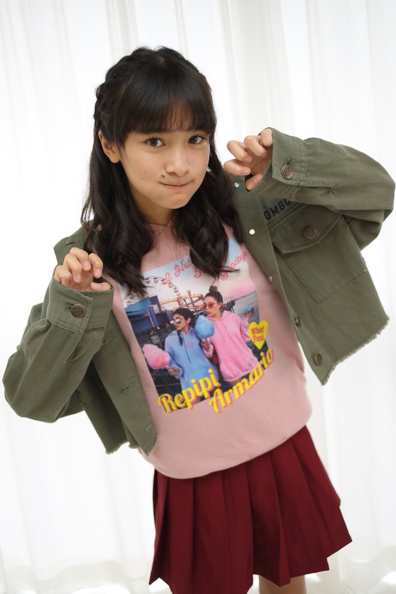 今日まで、12歳のAinaとたくさんお話して下さったり、応援して下さりありがとうございます😊!みなさん、明日は何の日か分 今日まで、12歳のAinaとたくさんお話して下さったり、応援して下さりありがとうございます😊!みなさん、明日は何の日か分