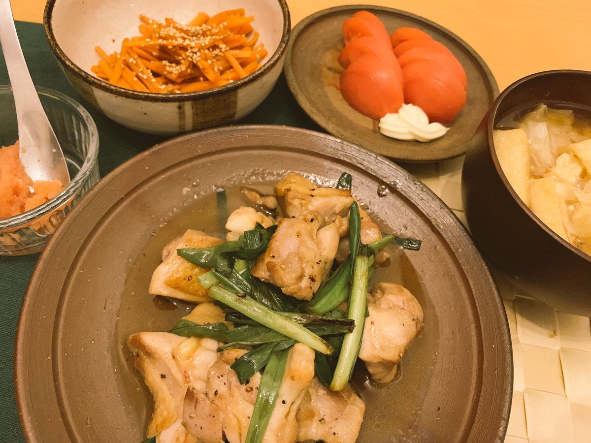 今日の夕ごはん。串に刺さない焼き鳥w にんじんきんぴら。そのほかちまちま。ネギま美味しいよね…… 今日の夕ごはん。串に刺さない焼き鳥w にんじんきんぴら。そのほかちまちま。ネギま美味しいよね……