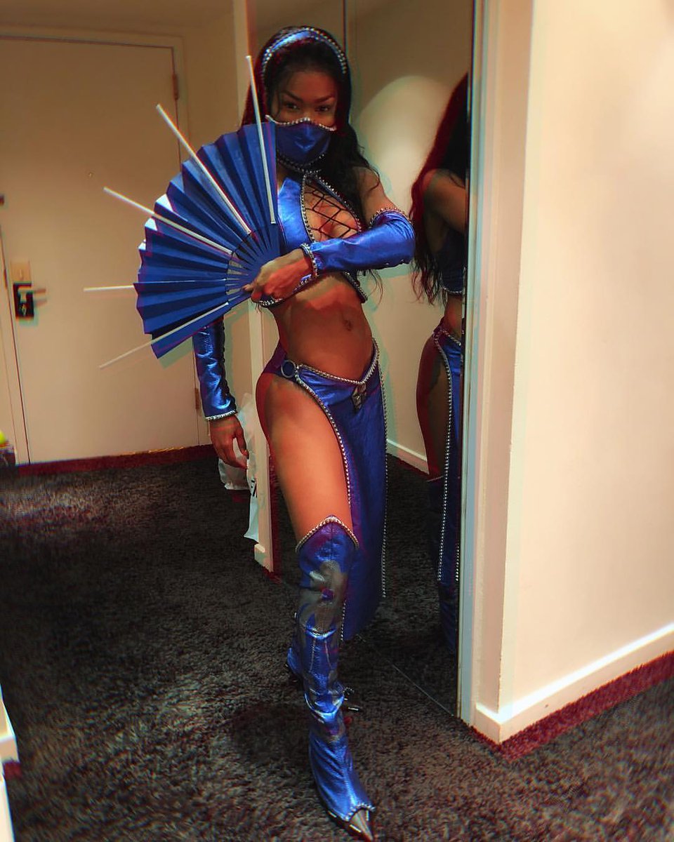 RT @highsnobiety: Teyana Taylor slaying as Kitana from 'Mortal Kombat' ????
????: https://t.co/46l2fLmqI6 https://t.co/M9kV4s8B1j