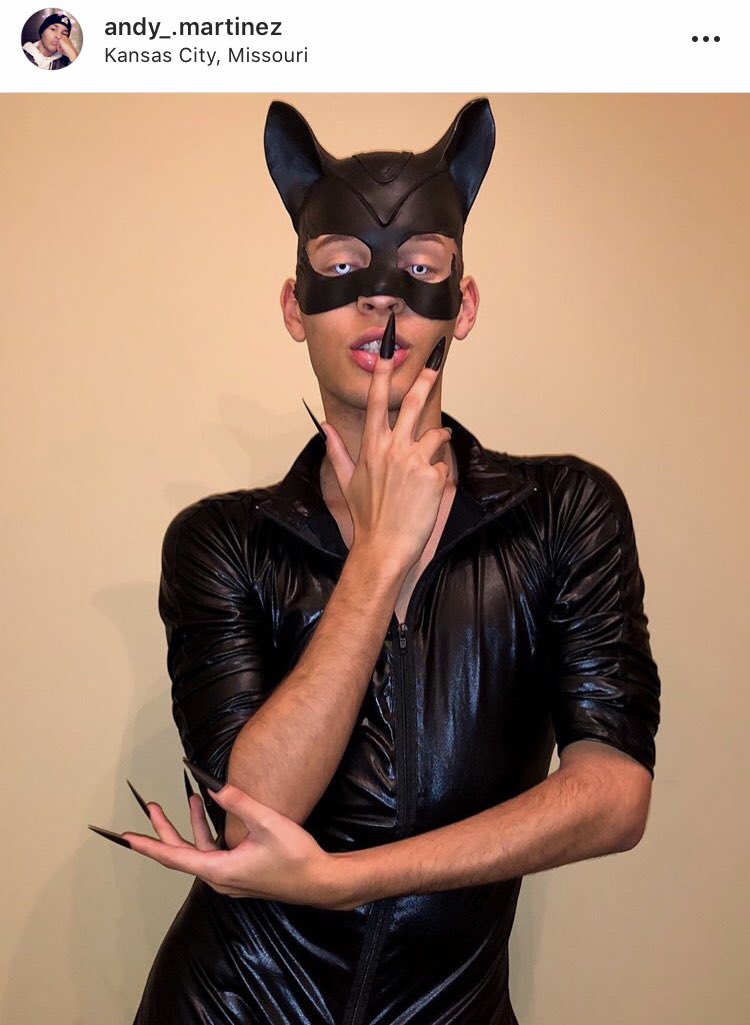 It wouldn’t be Halloween without Catwoman, am I right? ???? Coming through with these fierce costumes! ???? https://t.co/6NnDGsaNPS