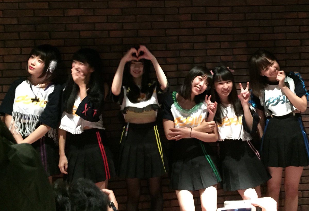 久々(といっても2週間ぶり)のグーグールルでした。あっという間でしたが、あーやんが笑顔多めでよかったです。新曲もかわいい 久々(といっても2週間ぶり)のグーグールルでした。あっという間でしたが、あーやんが笑顔多めでよかったです。新曲もかわいい