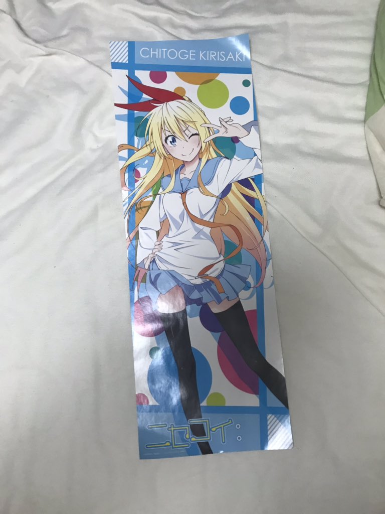 わかります!うちにも居場所のない千棘が無造作に終わりのセラフのポスターと共に積まれていました… わかります!うちにも居場所のない千棘が無造作に終わりのセラフのポスターと共に積まれていました…