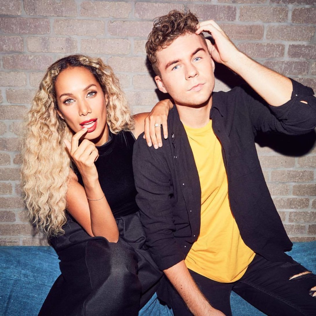 RT @SonyMusicItaly: #HEADLIGHTS. Cooming soon. ????
@Hellberg // @LeonaLewis https://t.co/zUA8oepI4f
