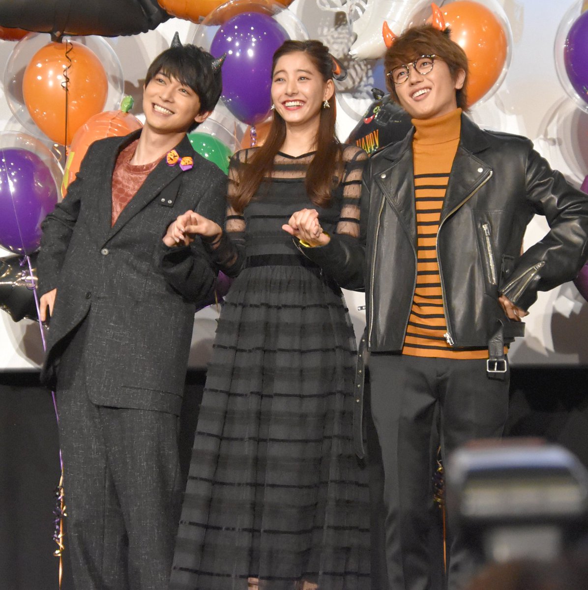 Nissy、吉沢亮&新木優子と“トリコダンス”生披露💘ハグ&投げキッスで会場からは黄色い歓声が…✨【写真全30枚📷】 … Nissy、吉沢亮&新木優子と“トリコダンス”生披露💘ハグ&投げキッスで会場からは黄色い歓声が…✨【写真全30枚📷】 …