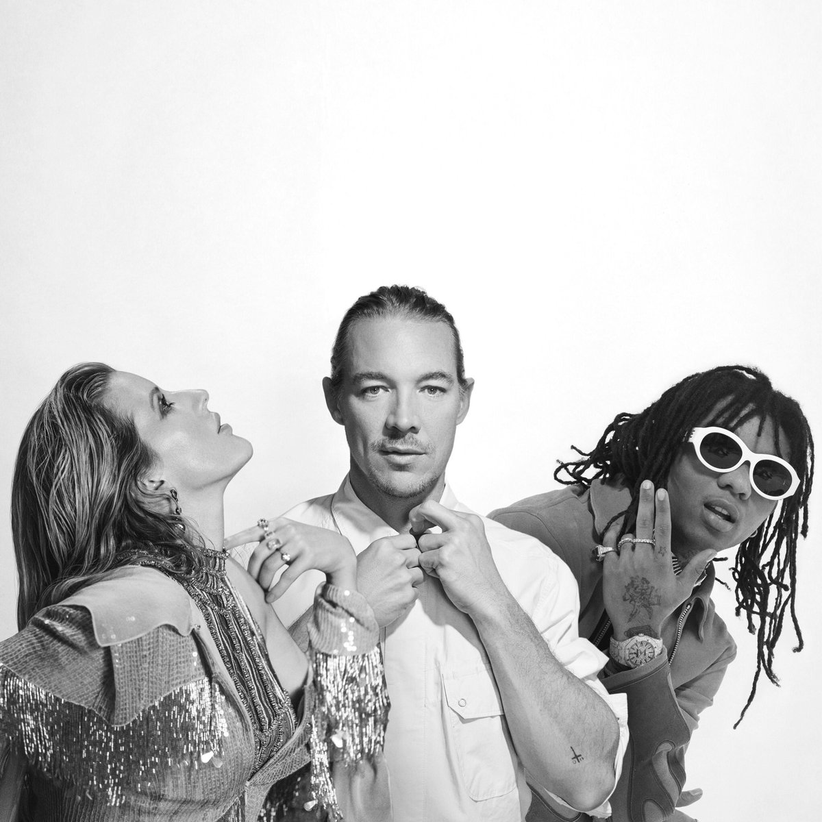Tune in to @BBCR1 tonight from 7.30pm to hear 'Close To Me' with @diplo featuring @goSwaeLee ! https://t.co/TJYFTpyJig
