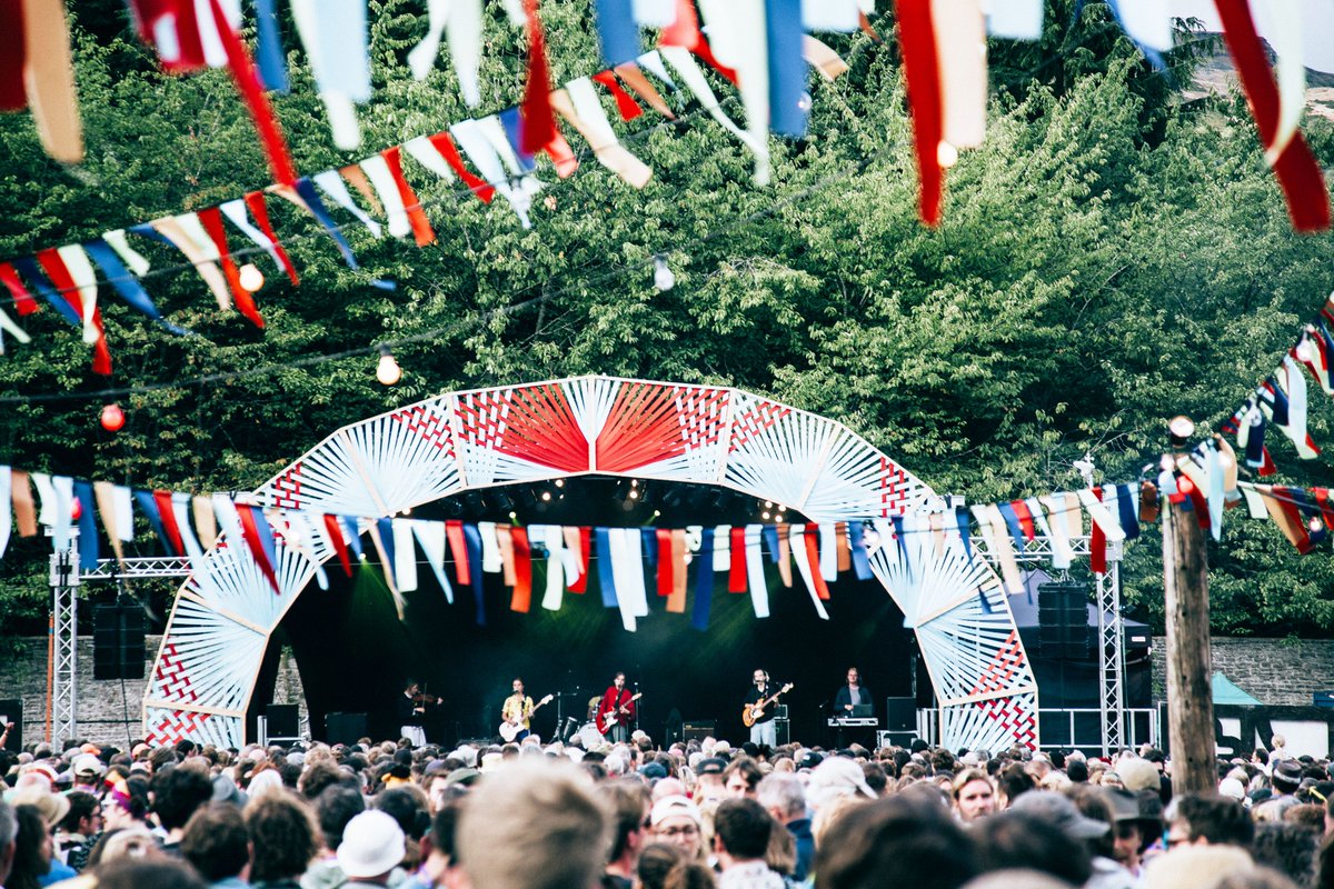 RT @GreenManFest: Walled Garden wanderers ???? Who'd you like to see here at GM19?

???? @EyeMyminds https://t.co/O1tp8oXpAo