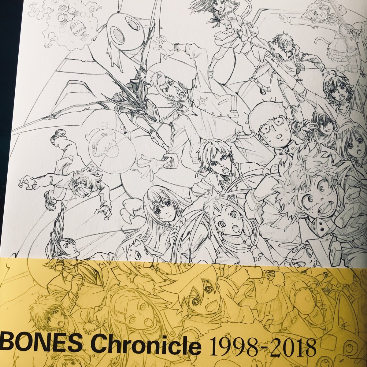 コトコさんに買ってきてもらったボンズクロニクル届いた〜!モブサイコ二期はちゃめちゃ楽しみにしてます☺️そして内藤先生描き コトコさんに買ってきてもらったボンズクロニクル届いた〜!モブサイコ二期はちゃめちゃ楽しみにしてます☺️そして内藤先生描き