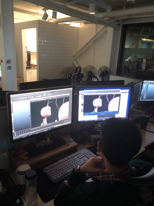 STUDIO W.BABAさん内部その2。おっミッジがいるぞ!クライマックスシーンを制作中。大忙しです! #スペースバグ STUDIO W.BABAさん内部その2。おっミッジがいるぞ!クライマックスシーンを制作中。大忙しです! #スペースバグ