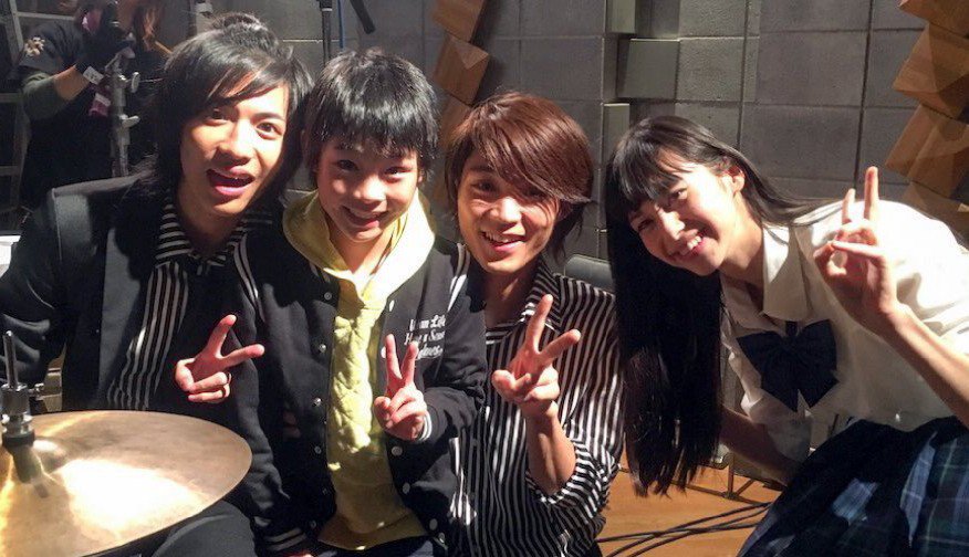 『覆面系ノイズ』の時も杉野っち時々いないお写真あったRTユズとハルヨシ先輩とクロちゃん可愛いね💕#覆面系ノイズ#春待つ僕 『覆面系ノイズ』の時も杉野っち時々いないお写真あったRTユズとハルヨシ先輩とクロちゃん可愛いね💕#覆面系ノイズ#春待つ僕