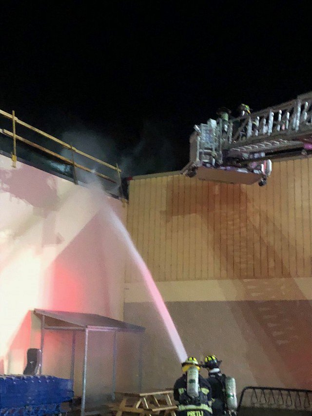 roof fire at leamington walmart bit ly 2zojlal yqg https t co walmart windsor