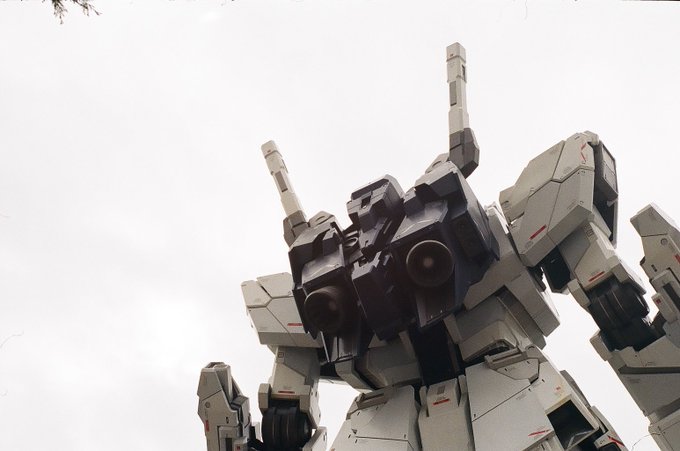 朝に引き続き、ペトリV6でのガンダムさんお背中もセクシー#ペトリ会 #ペトリ#フィルムカメラ #フィルム写真 #film 朝に引き続き、ペトリV6でのガンダムさんお背中もセクシー#ペトリ会 #ペトリ#フィルムカメラ #フィルム写真 #film