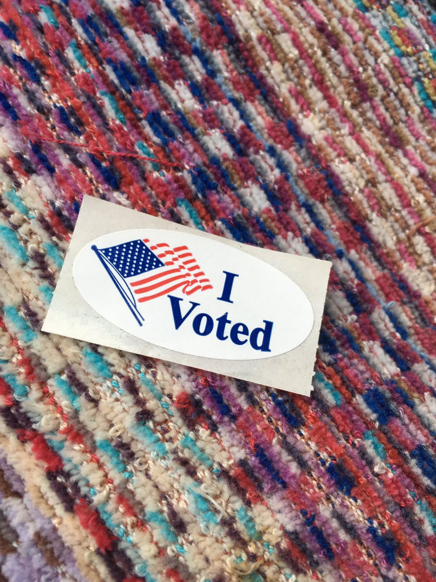 RT @julz0808: @mgyllenhaal I VOTED ???????? ???? https://t.co/r1KnMBhapX