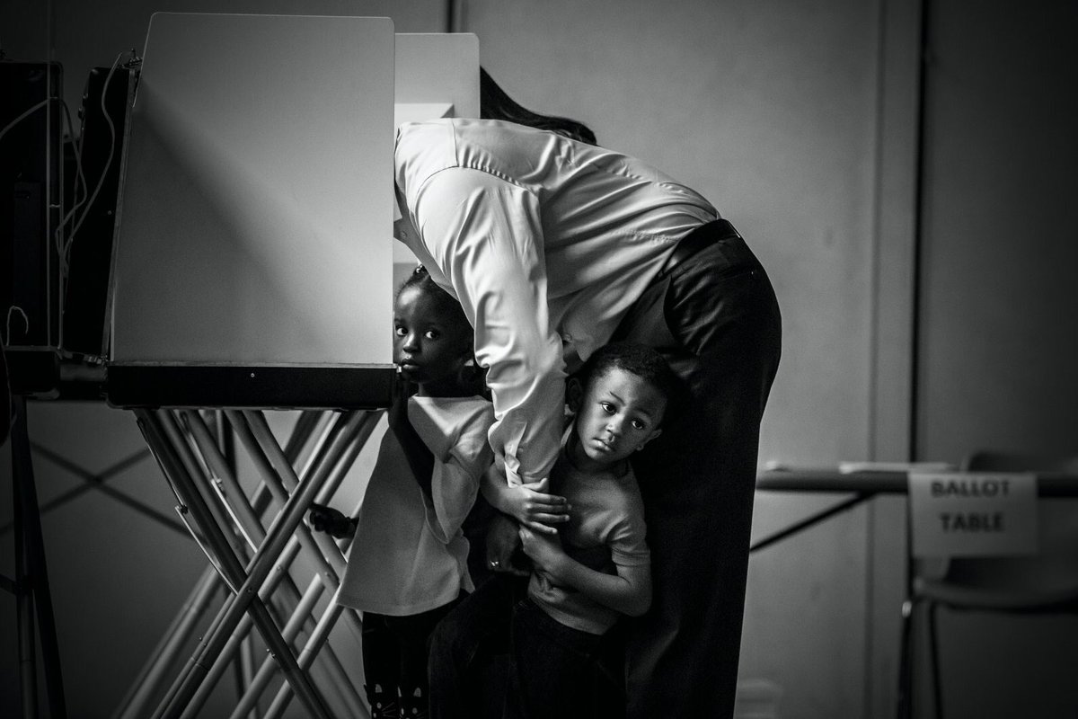 RT @MichaelSkolnik: Andrew Gillum voting with his children. 

????: @petersonpixs https://t.co/X2ZhBrFPGC