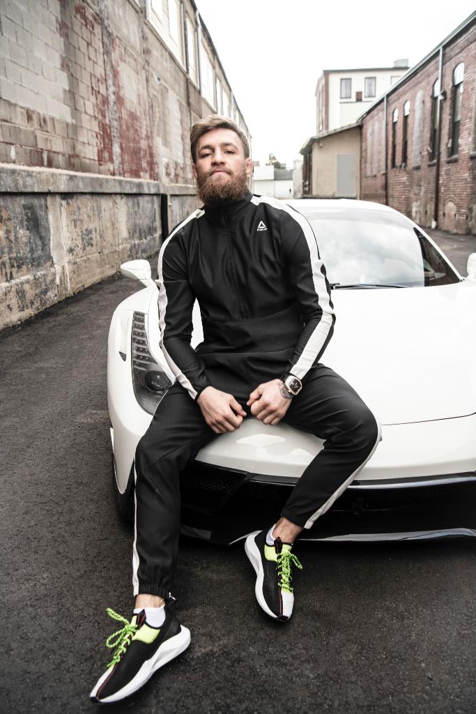 RT @Reebok: A cut above the rest. | @TheNotoriousMMA in the new #SoleFury. https://t.co/glCViDuRxG #SplitFrom https://t.co/RBfpiDuDHg