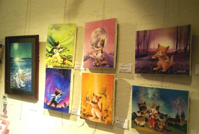 下島みちこ個展 #cafeMofree にて好評開催中♪クリスマスの絵、猫のヴァイオリニストすでにいつくか売約済となって 下島みちこ個展 #cafeMofree にて好評開催中♪クリスマスの絵、猫のヴァイオリニストすでにいつくか売約済となって