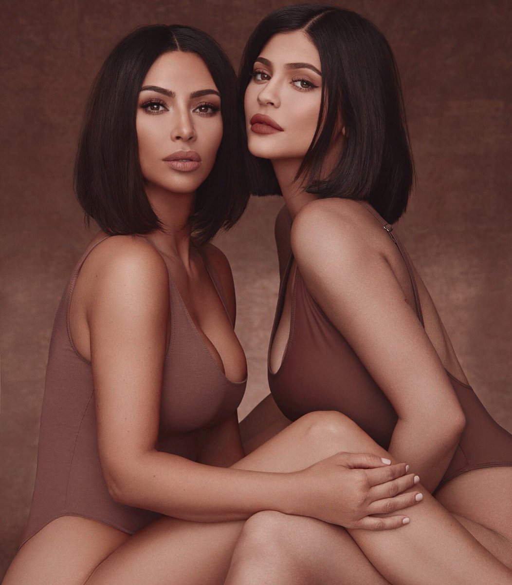 KKW X KYLIE 2 COMING TO https://t.co/mhjyqMy1Gp BLACK FRIDAY https://t.co/SIFSrgYJGg