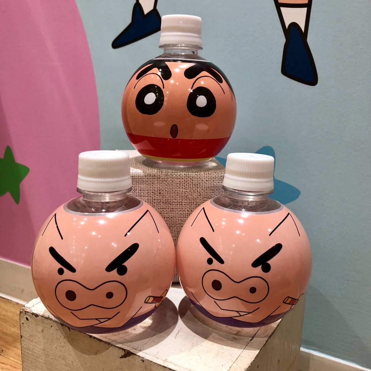今日も明るくオープンしております☆丸いフォルムが可愛い!ボトルウォーターにぶりぶりざえもんが仲間入りです♪セットで揃えた 今日も明るくオープンしております☆丸いフォルムが可愛い!ボトルウォーターにぶりぶりざえもんが仲間入りです♪セットで揃えた