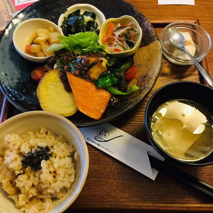 🆑帰りに、第1ビルの玄三庵の39品目ランチ食べてきた!栄養士さんと野菜ソムリエが考えた600kcalのランチ💕 これで1 🆑帰りに、第1ビルの玄三庵の39品目ランチ食べてきた!栄養士さんと野菜ソムリエが考えた600kcalのランチ💕 これで1