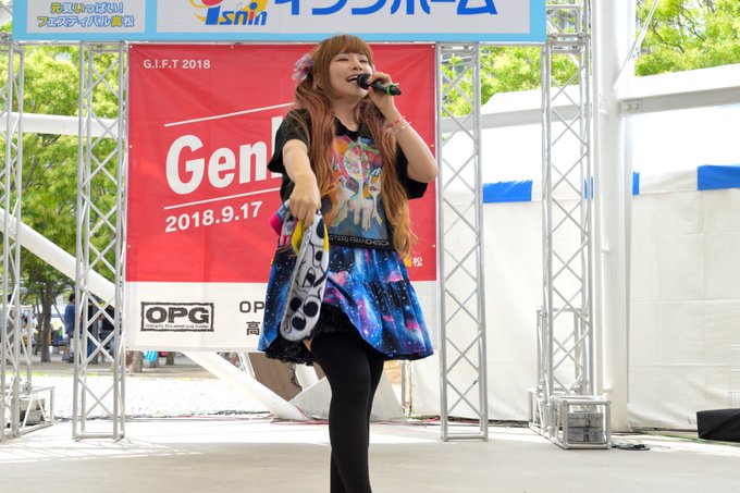 高松で初めて出会ったフランチェスカさんです。この後、徳島のイベントで再開でき、おおおおおって思いました。#フランチェスカ 高松で初めて出会ったフランチェスカさんです。この後、徳島のイベントで再開でき、おおおおおって思いました。#フランチェスカ