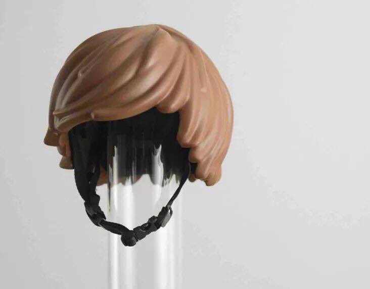 このヘルメット、蒼天の拳に出てくる田学芳の鉄のヅラみたいだ。 このヘルメット、蒼天の拳に出てくる田学芳の鉄のヅラみたいだ。