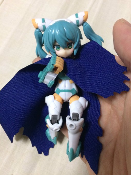 アプモンのアクションフィギュアについてきた布製マントをシルフィーちゃんにつけてみました。#FAガール #デスクトップアー アプモンのアクションフィギュアについてきた布製マントをシルフィーちゃんにつけてみました。#FAガール #デスクトップアー