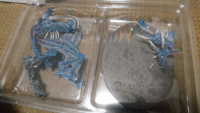 ケイオスドラゴンだけならもともと入ってたパッケージにバラして入れられる、明日池袋のストアでお披露目してくるぞ〜 ケイオスドラゴンだけならもともと入ってたパッケージにバラして入れられる、明日池袋のストアでお披露目してくるぞ〜