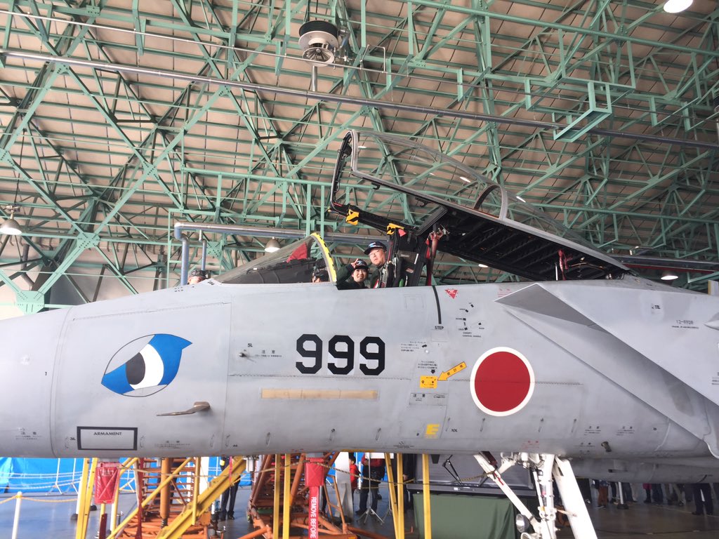 第3格納庫ではF-15Jまそたん塗装機のコックピット見学実施中です‼️ ナンバーもまそたん仕様で999に…‼️ #ひそま 第3格納庫ではF-15Jまそたん塗装機のコックピット見学実施中です‼️ ナンバーもまそたん仕様で999に…‼️ #ひそま