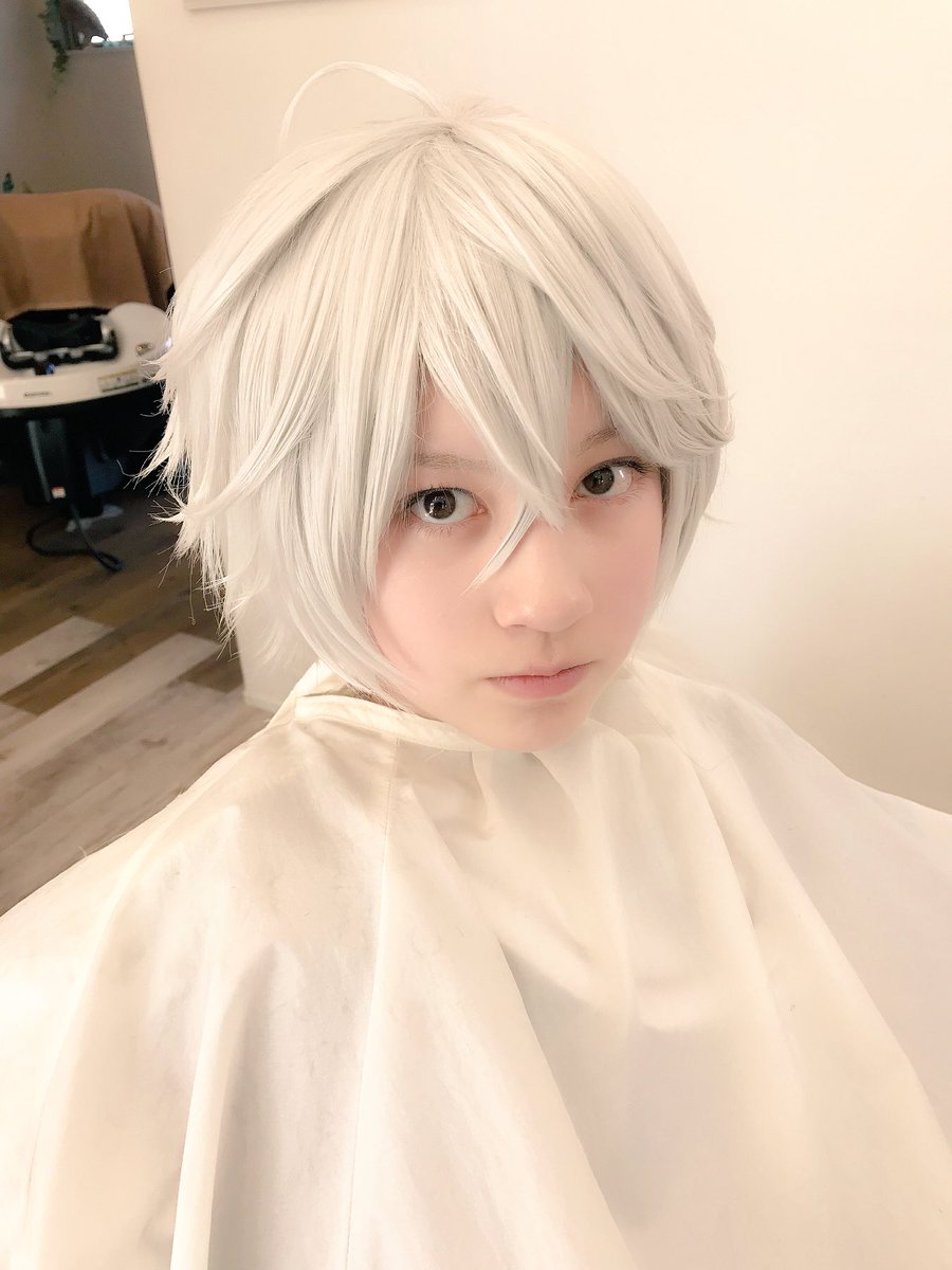 シュニーになった💕❄️←ノーメイクやけどwとりあえず首から上はシュニたんになれるねw ←衣装無いw白まつ毛と赤カラコンあ シュニーになった💕❄️←ノーメイクやけどwとりあえず首から上はシュニたんになれるねw ←衣装無いw白まつ毛と赤カラコンあ