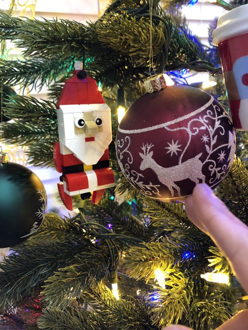密かにこの間のレゴのハンペルマン人形もいます🎅レゴフレンズのアドベントカレンダーとかも買ったら入れてみたいなぁ。 密かにこの間のレゴのハンペルマン人形もいます🎅レゴフレンズのアドベントカレンダーとかも買ったら入れてみたいなぁ。