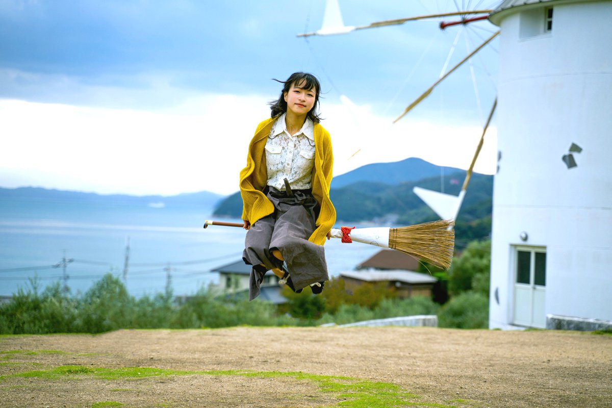 _ふふ、私が魔法使いだって知らなかった?#魔女の宅急便 #小豆島 #風車#写真 #ポトレ #ポートレート #portra _ふふ、私が魔法使いだって知らなかった?#魔女の宅急便 #小豆島 #風車#写真 #ポトレ #ポートレート #portra