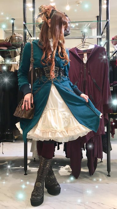 皆様こんにちは(*^^*)ローゼンの新作フード付きカーデで2コーデしてみました✨ボリュームスカートを合わせて可愛らしく🌼 皆様こんにちは(*^^*)ローゼンの新作フード付きカーデで2コーデしてみました✨ボリュームスカートを合わせて可愛らしく🌼